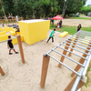 Parquinho com circuito de parkour