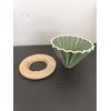 Coador de Café Cerâmico Verde com Base de Bambu