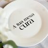 Kit 4 Pratos de Sobremesa  com Frase "A tua mesa cura"