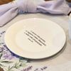 Prato de Sobremesa com frase "A mesa está posta..." 