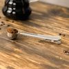 Colher Medidora para Café com Cabo Prendedor de Aço Inox