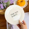 Prato de Sobremesa com frase "Hoje tem bolo!"