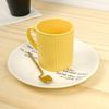Caneca Canelada Em Porcelana Amarela - 295ml