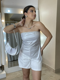 Blusa assimetrica sem alca