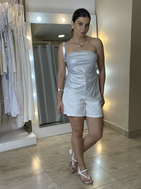Blusa assimetrica sem alca