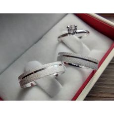 Par de Alianças 4mm Quadrada Diamantada Com Cava Superior Prata