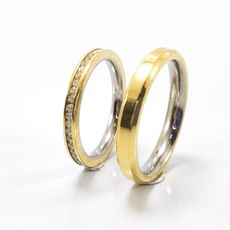 Aliança de Casamento 2mm Moeda com Pedra e Forro de Aço  PAR 