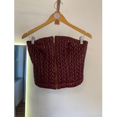 Cropped Sem alca puffer Cereja