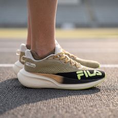 Tênis Fila Racer Speedzone Feminina Dourado/Preto/Limão - F02R00154-7537