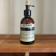 CREME HIDRATANTE VETIVER LINHA FLORA- 250G-FLORA PURA