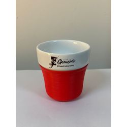 Coffee Cup com luva vermelha