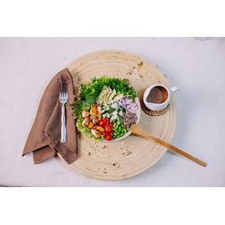 Salada Salmão Grelhado com Abacate