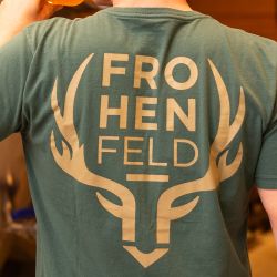 CAMISETA VERDE ESTONADA