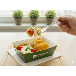 Frango Empanado com Macarrão ao Pesto com Sour Cream e Tomate Cereja