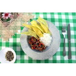 Tiras de mignon à oriental com chips de batata-doce