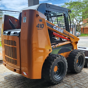 Mini Carregadeira Case 410