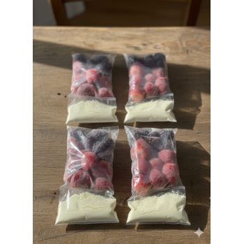 Morango, Amora e Leite em pó desnatado. - 170 Gramas