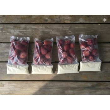 Morango e Leite em pó desnatado. - 170 Gramas