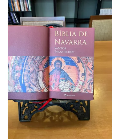 Bíblia de Navarra: Novo Testamento: Santos Evangelhos — Capa dura, edição premium