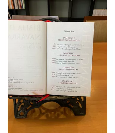 Bíblia de Navarra: Novo Testamento: Santos Evangelhos — Capa dura, edição premium