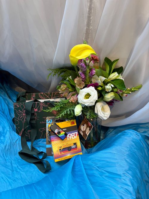 Kit Isso é Mais do que um Chaveiro: Flores e Charmera