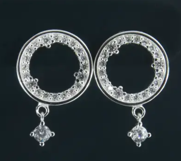 Brinco Prata 925 Círculo com Zircônias e Pêndulo