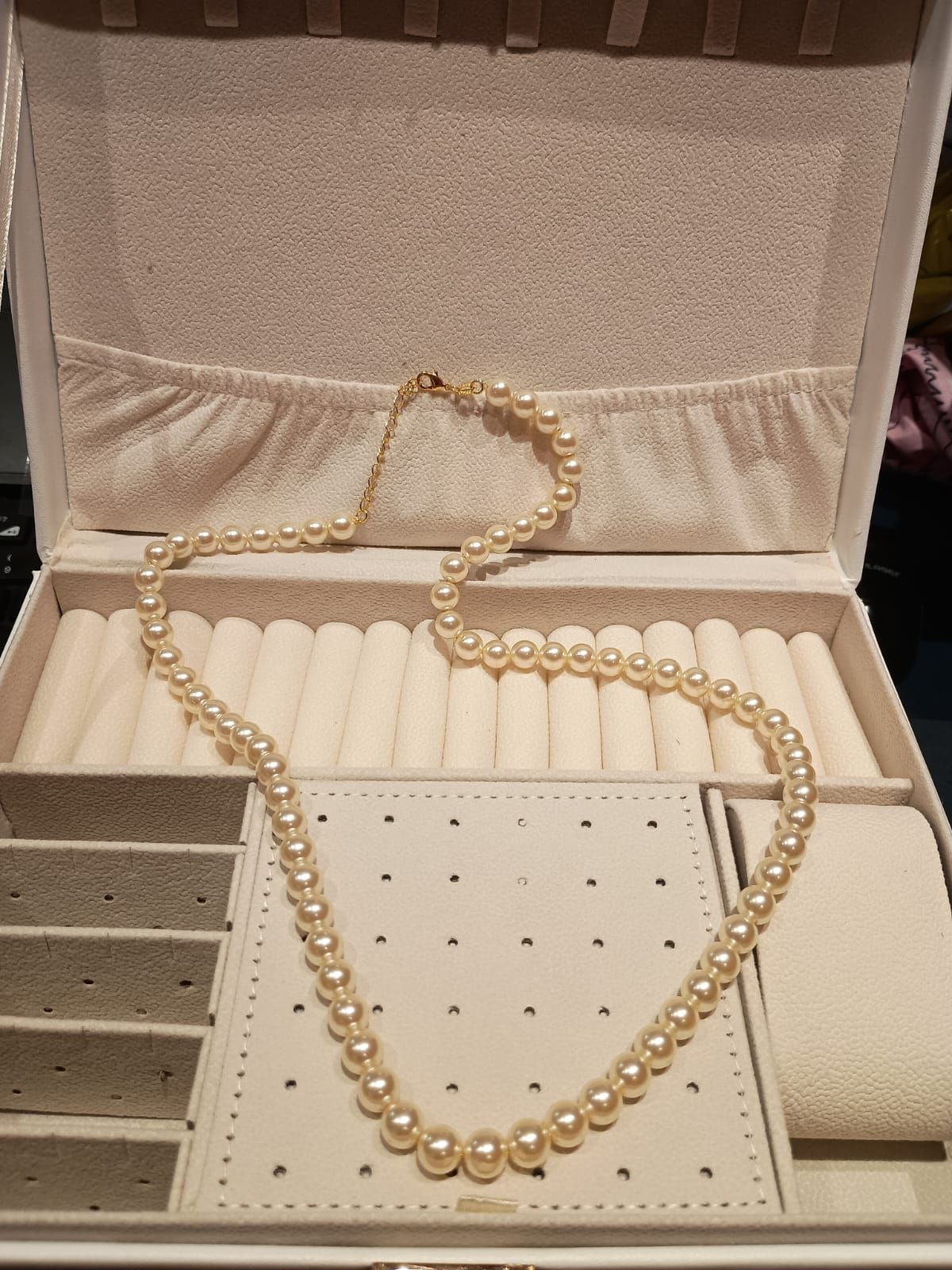 colar de perolas 