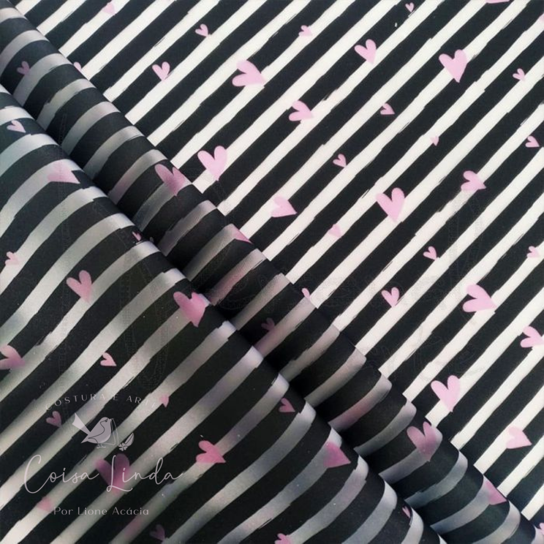 PLÁSTICO TRANSLÚCIDO ESTAMPADO LISTRAS E CORAÇÃO