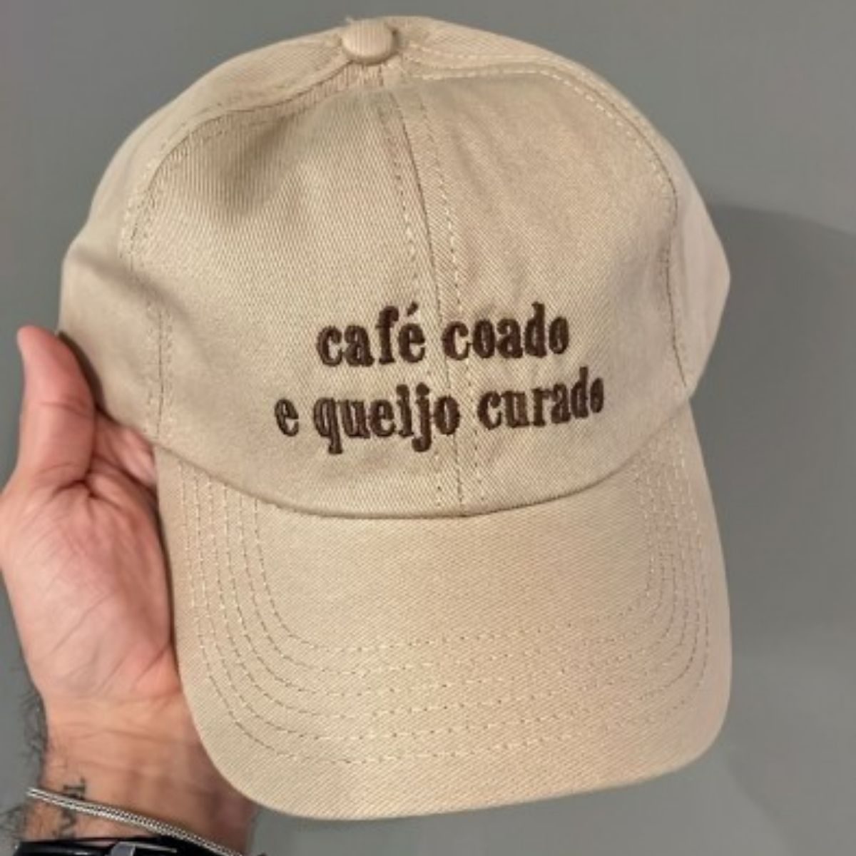 Boné Modelo Dad Hat Premium