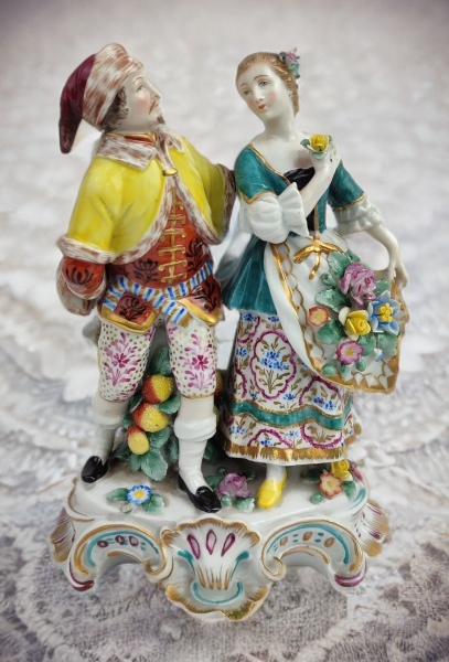 Grupo escultórico figuras de camponeses da marca  Sitzendorf