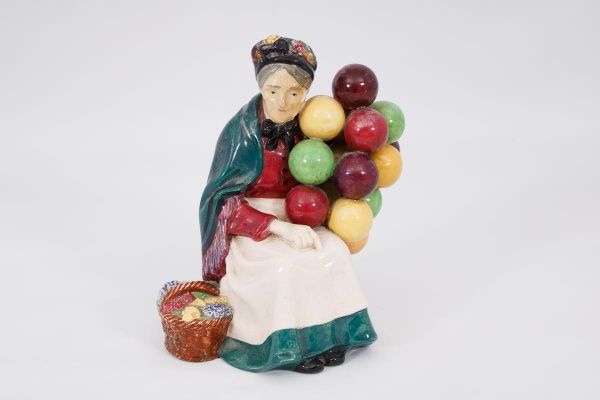 Figura feminina The Old Baloon Seller 