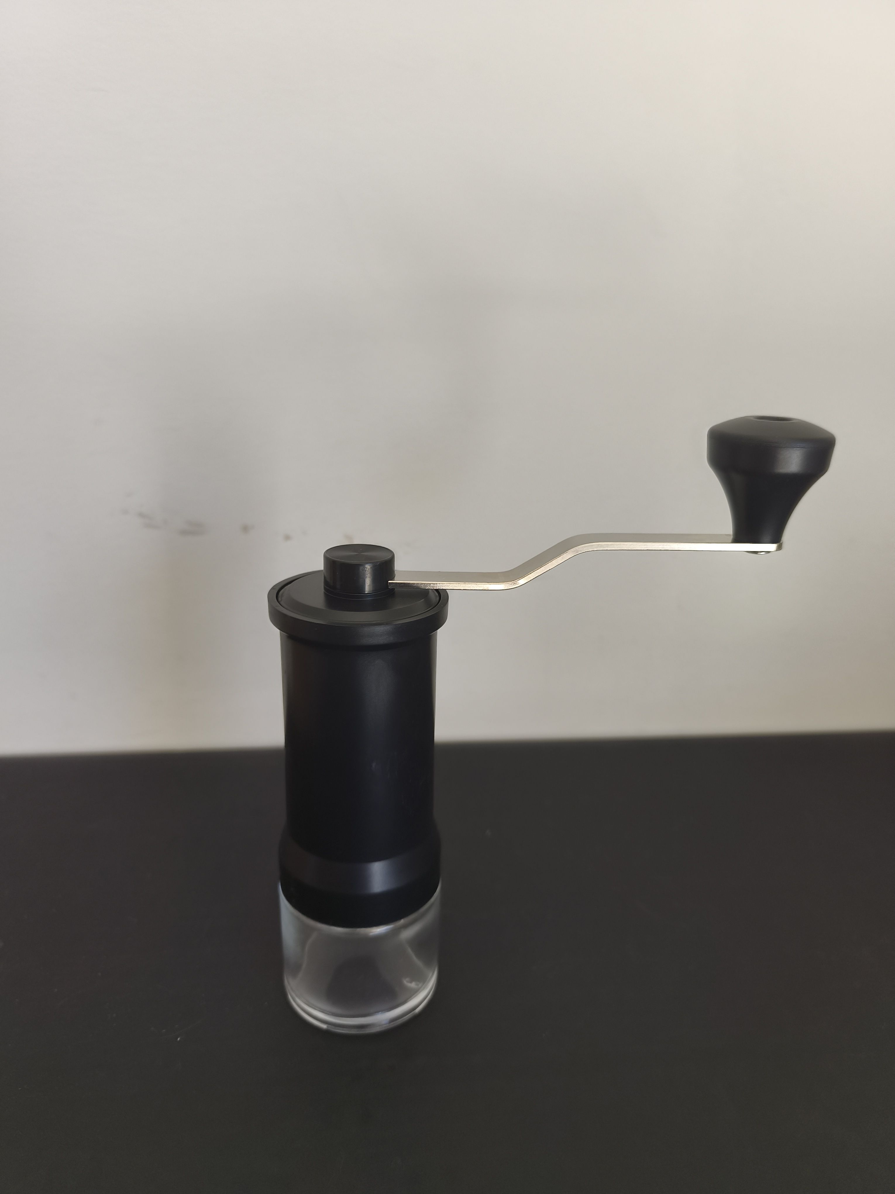 Moedor de Café Manual Compacto com Base de Vidro