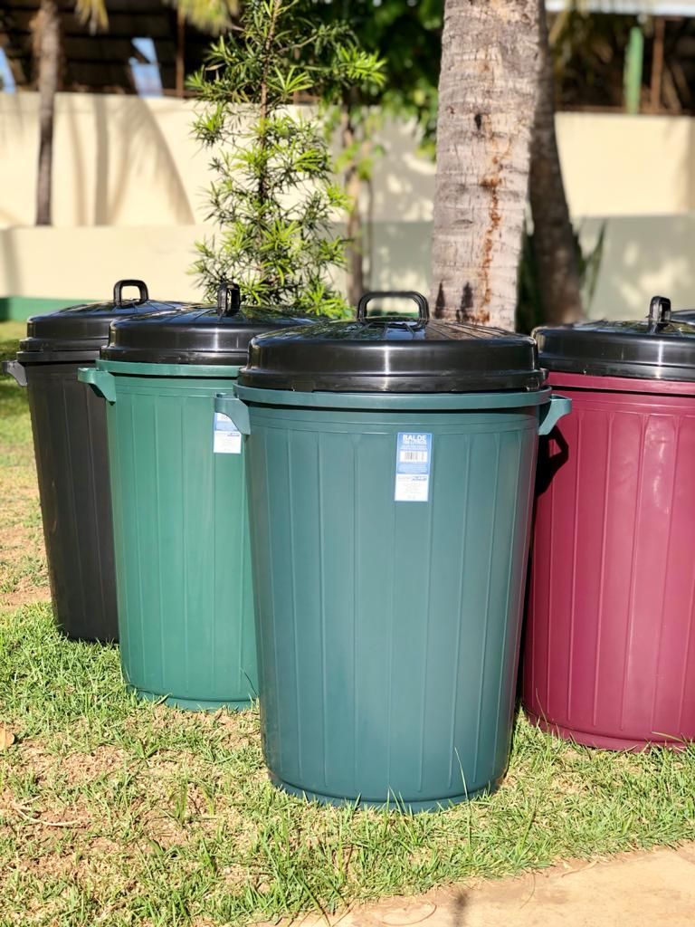 BALDE RECICLADO 100 LT COM TP SORTIDOS