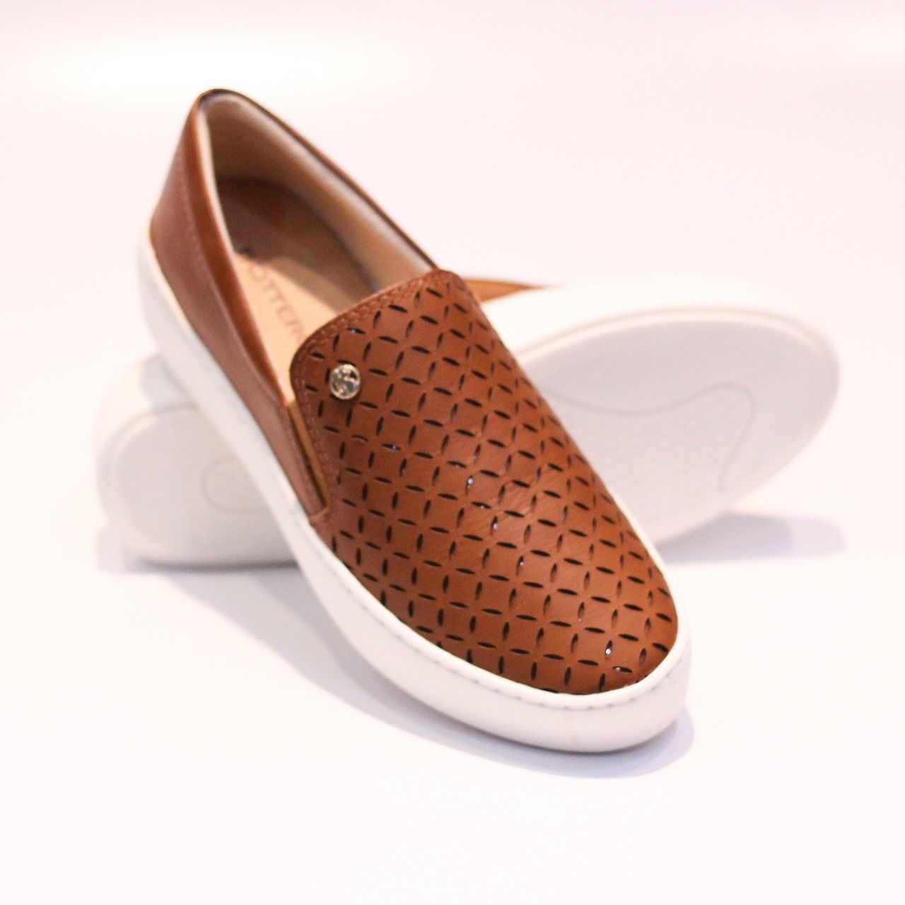 tenis bottero caramelo