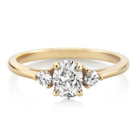 Destaque para Anel de noivado Montreal Oval ouro 18k com design sofisticado e acabamento elegante