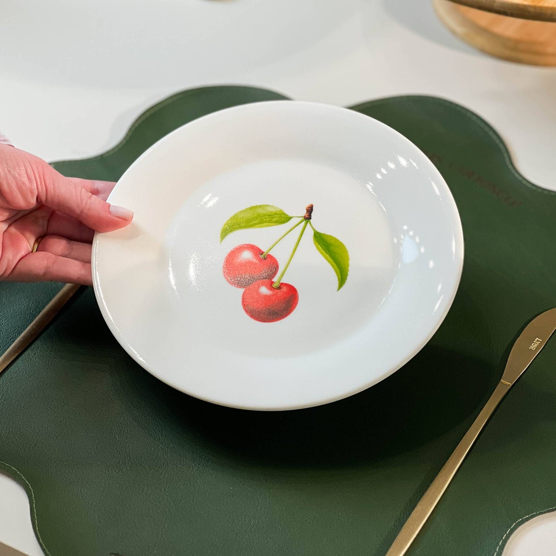 OUTLET Prato de Sobremesa de Porcelana - Coleção Cerejas
