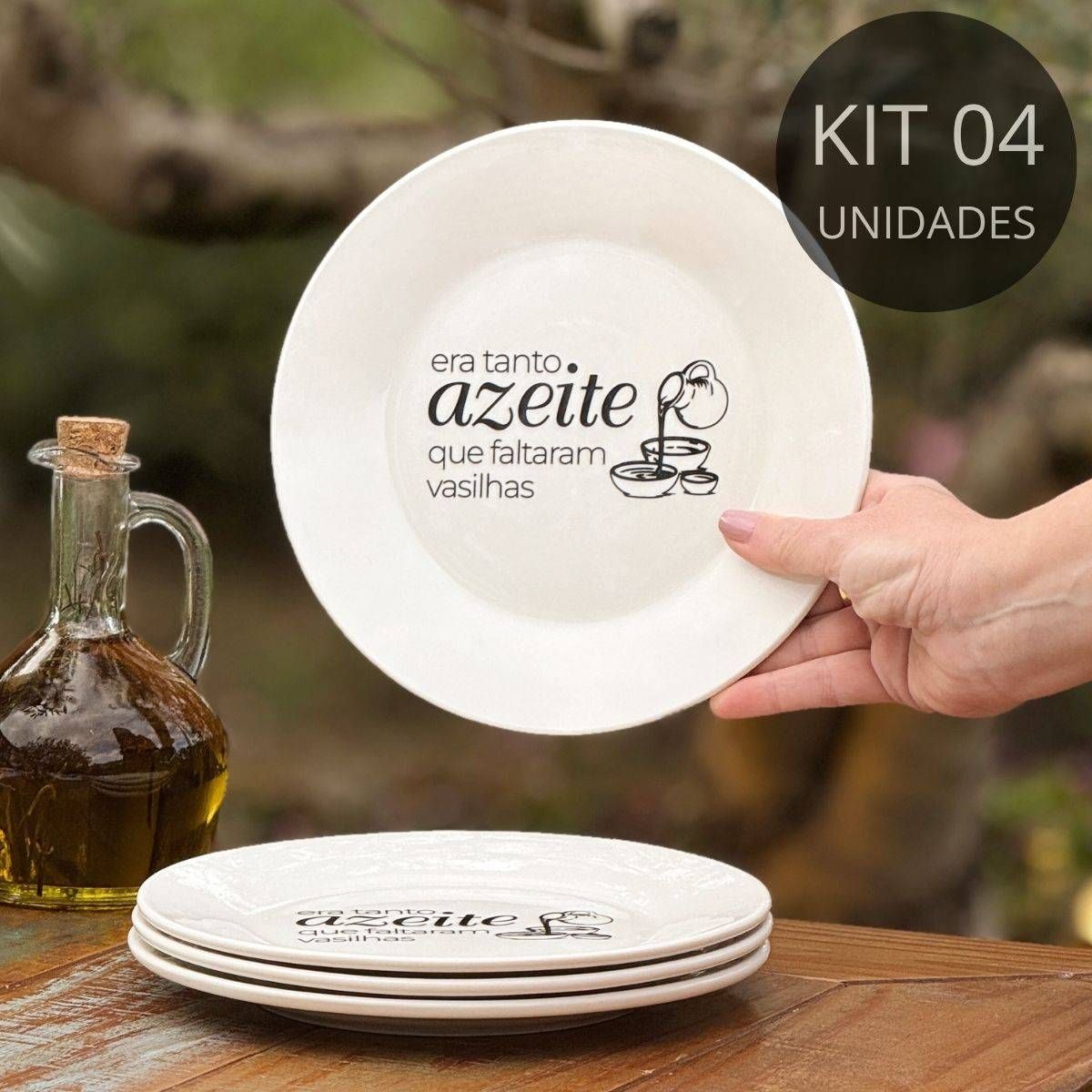 Kit 4 Pratos de Sobremesa Frase “Era tanto azeite que faltaram vasilhas”