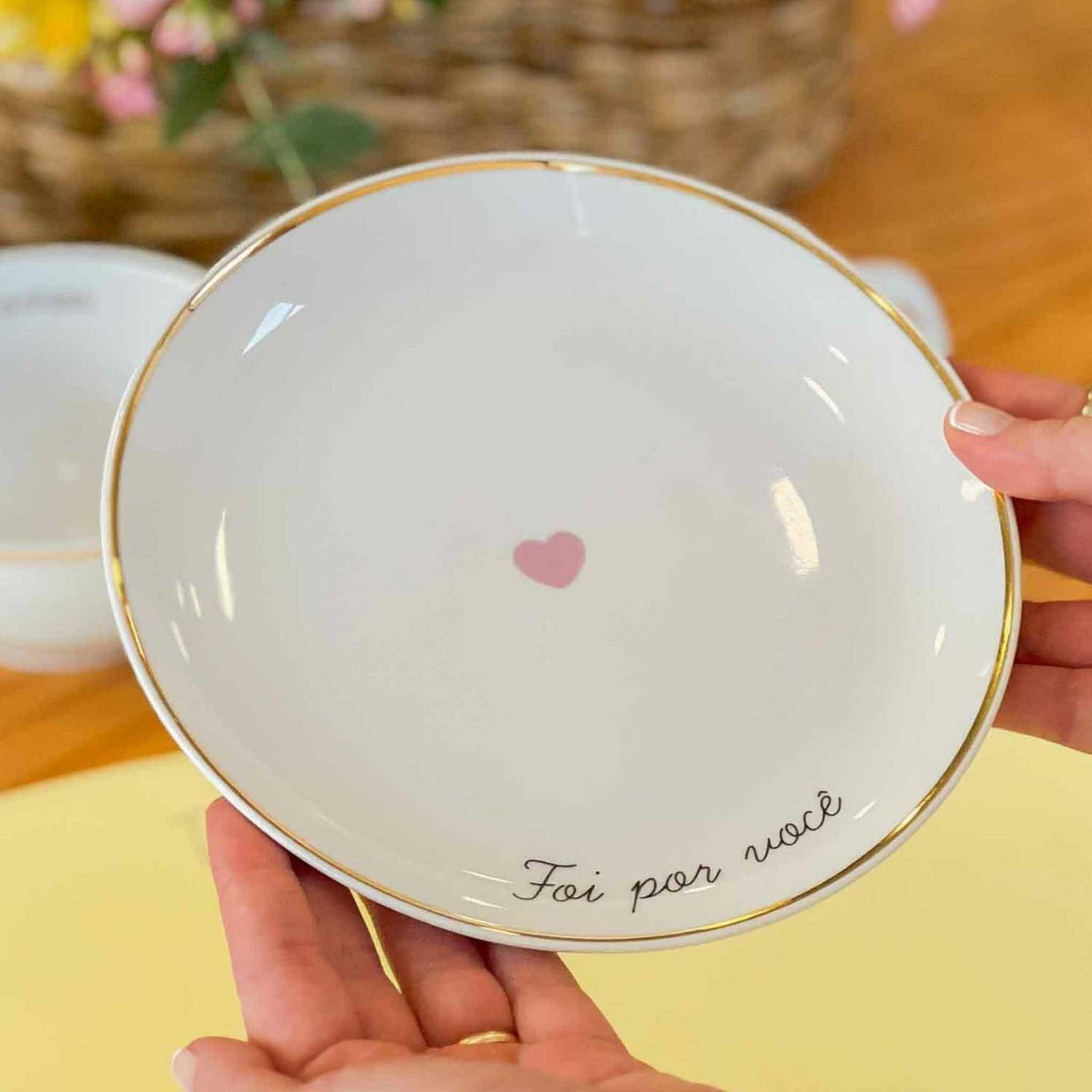 Prato de Sobremesa Porcelana com Filete de Ouro - Foi Por Amor