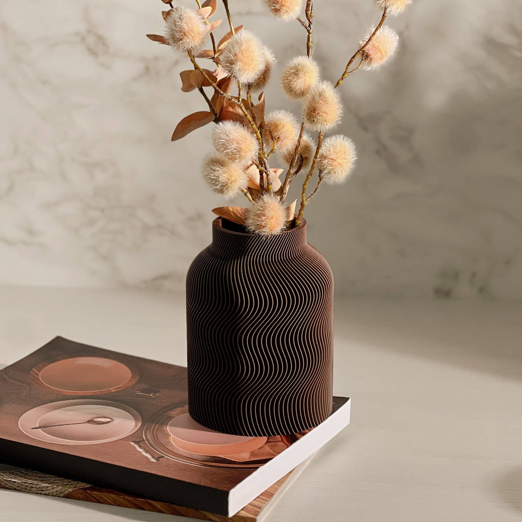 Vaso Canelado Ondas Textura Minimalista - Marrom