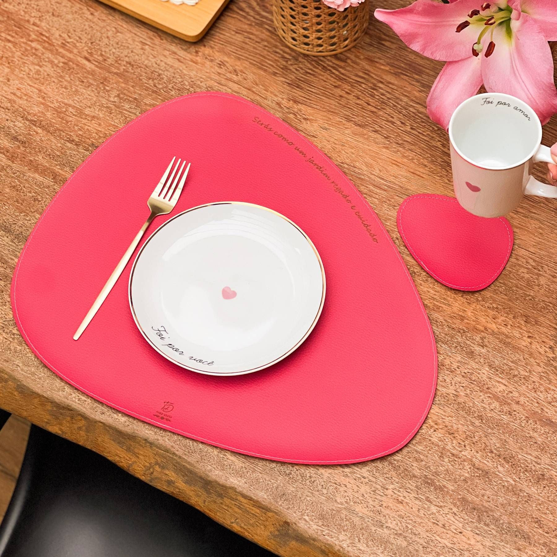 Americano e Porta Copos em Couro Ecológico - Jardim Regado