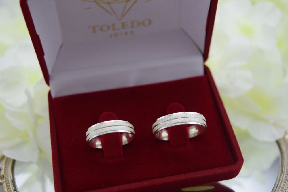 Par de Alianças Brilho de Luz