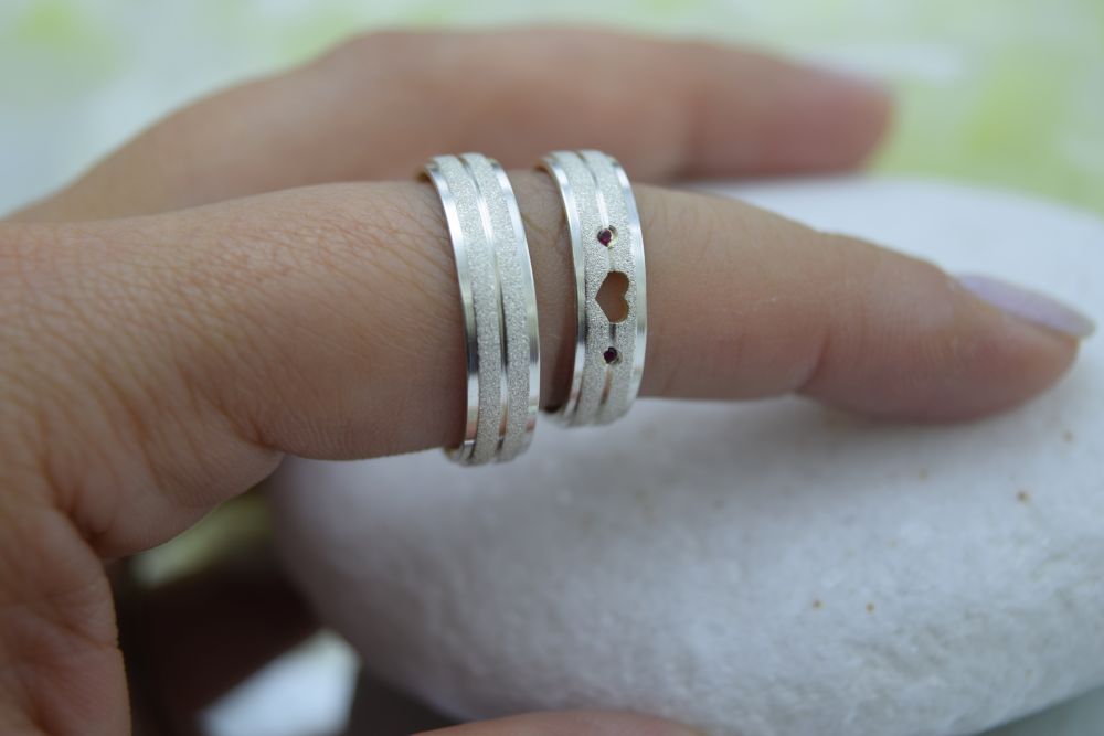 Par de Alianças Romântica