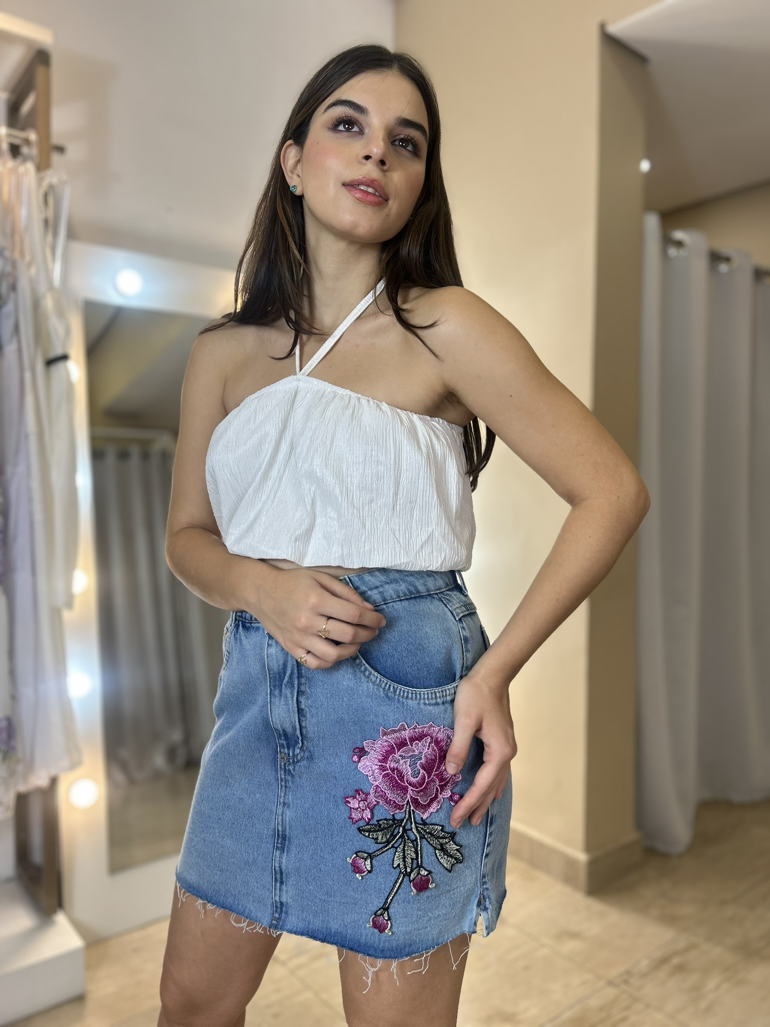 Saia bordada jeans