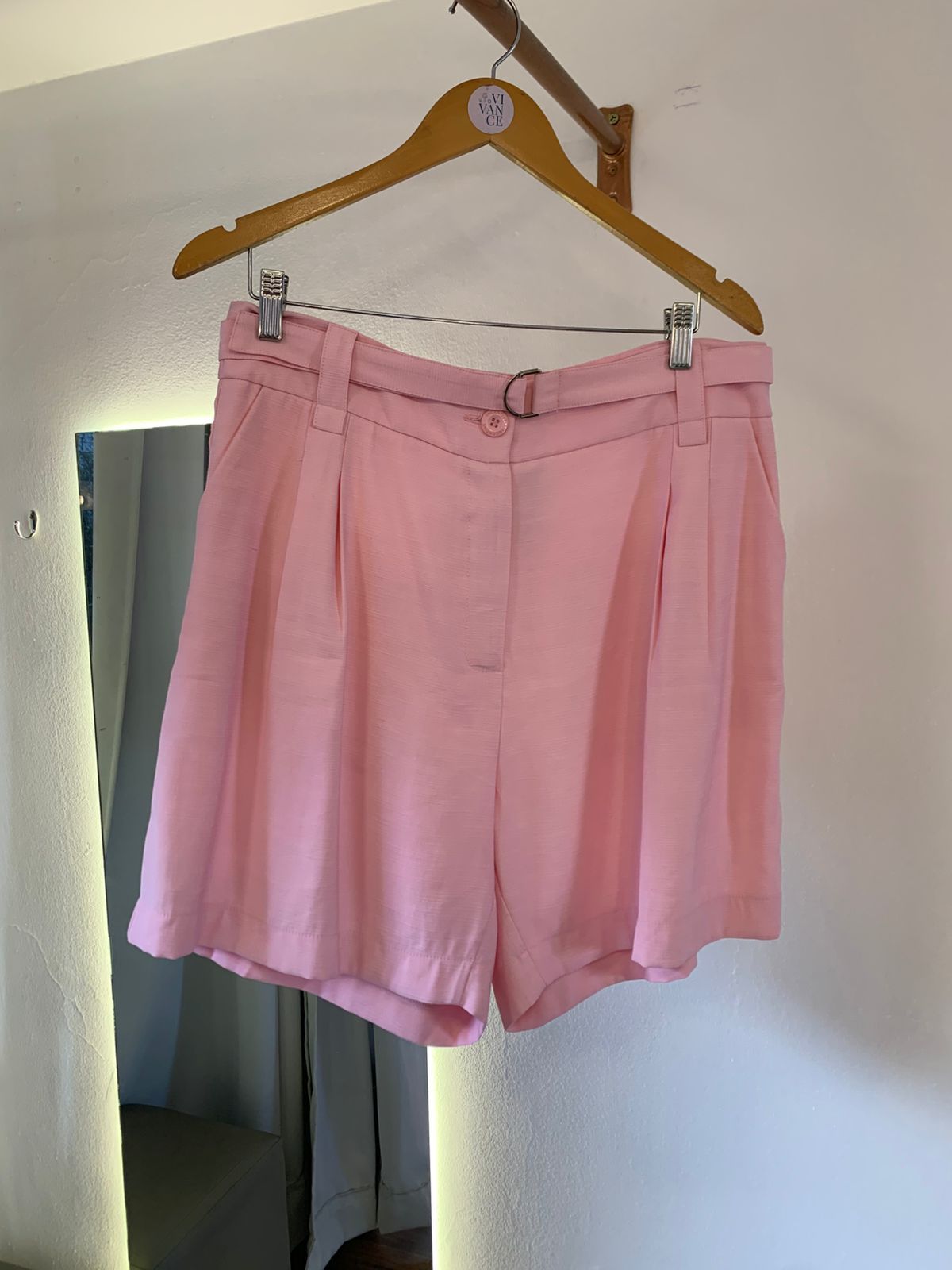 Short Sara Com Cinto Rosa