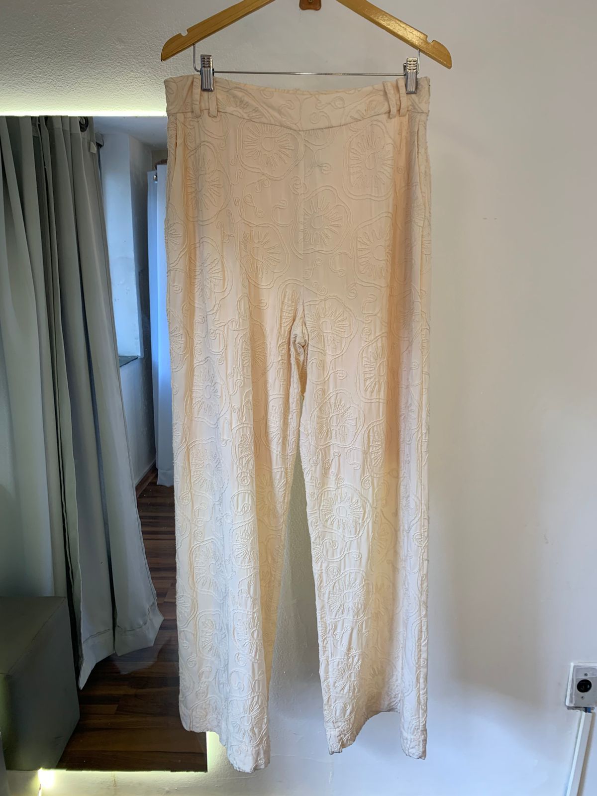 Calca Pantalona Bordada Amarelo