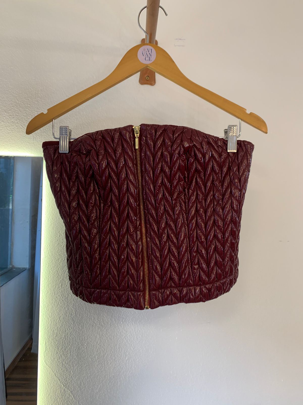 Cropped Sem alca puffer Cereja