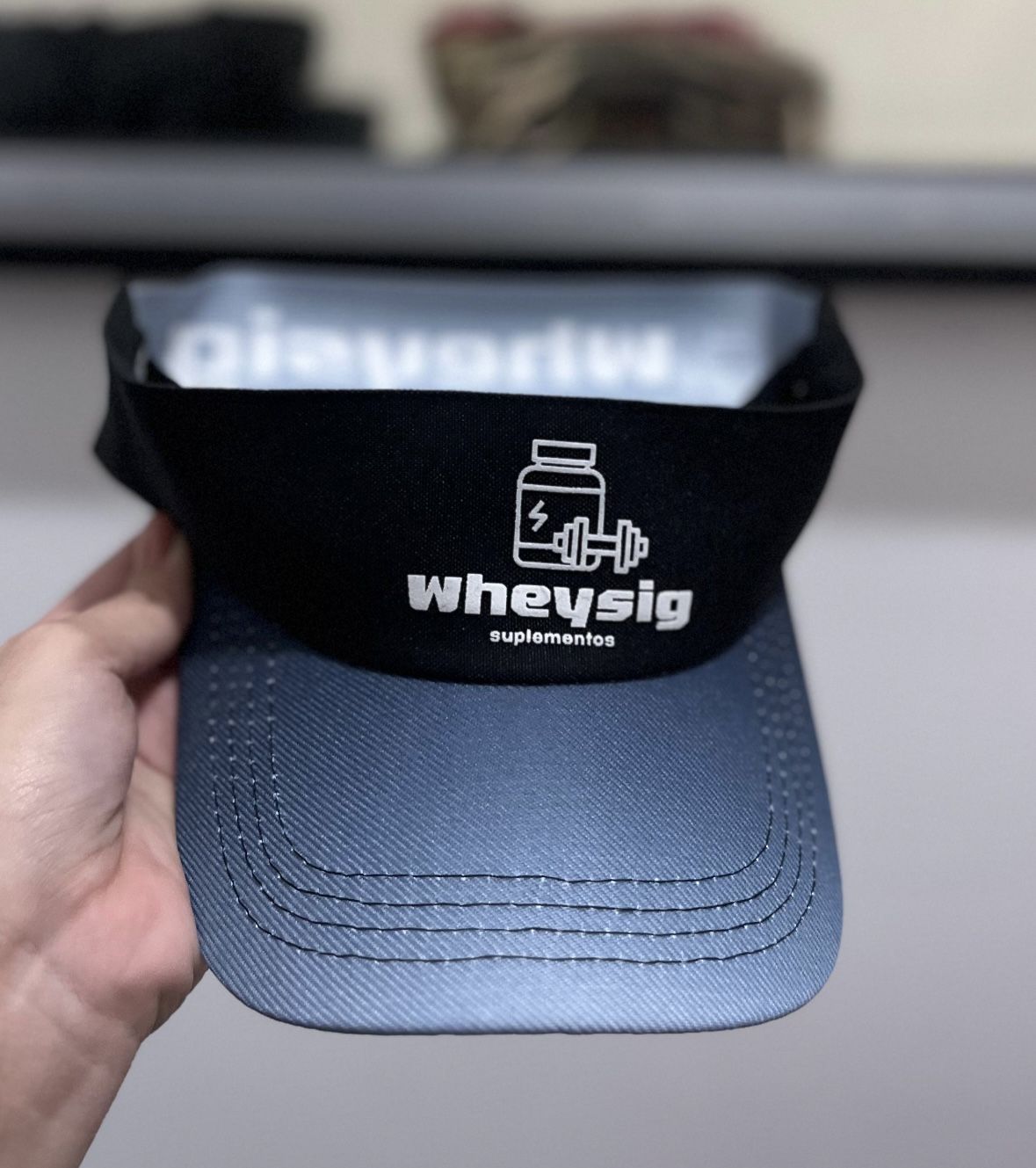 Viseira wheysig com protecao para segurar suor