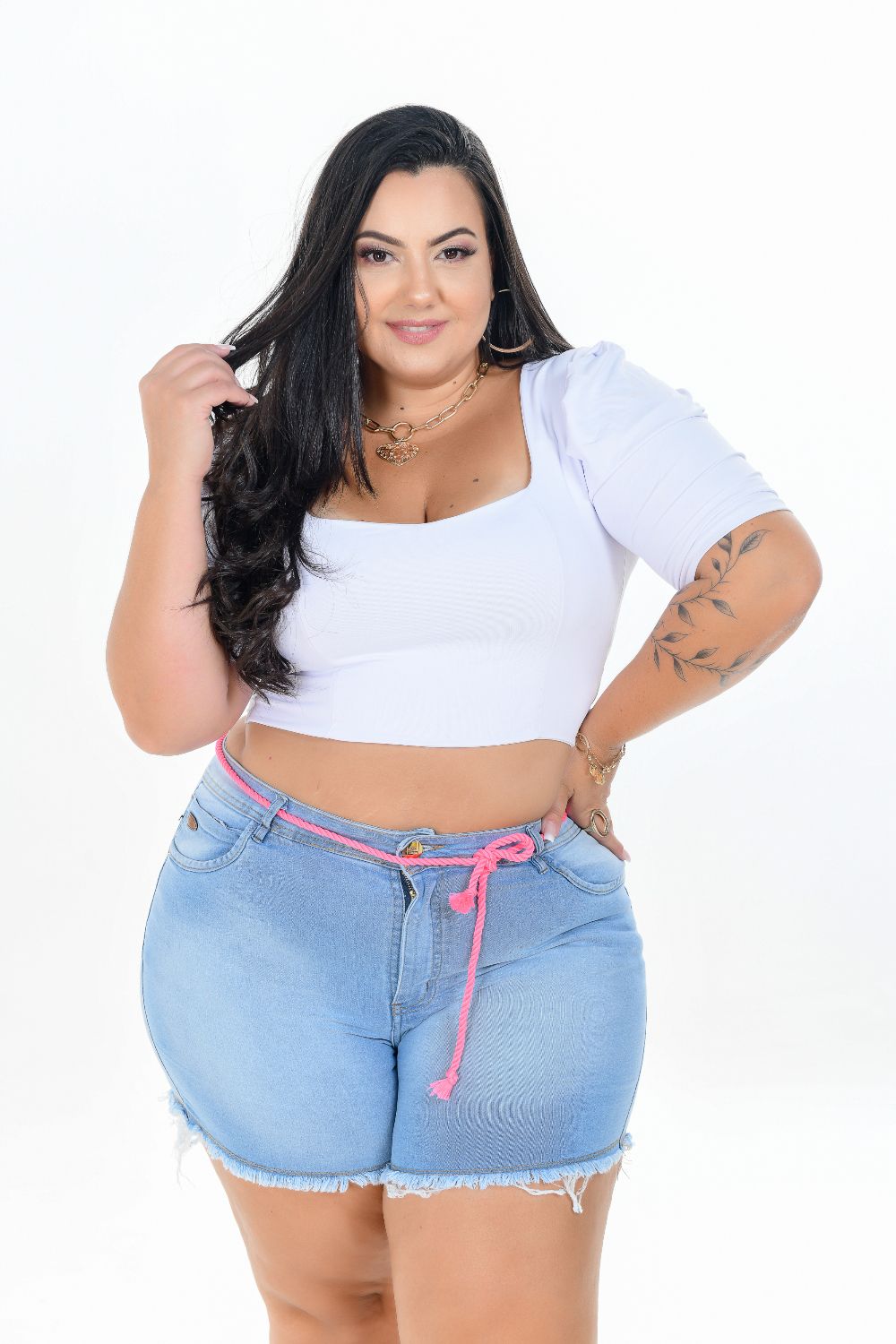 Shorts Feminino Jeans Plus Size Cintura Média Detalhe Cinto Color Pink