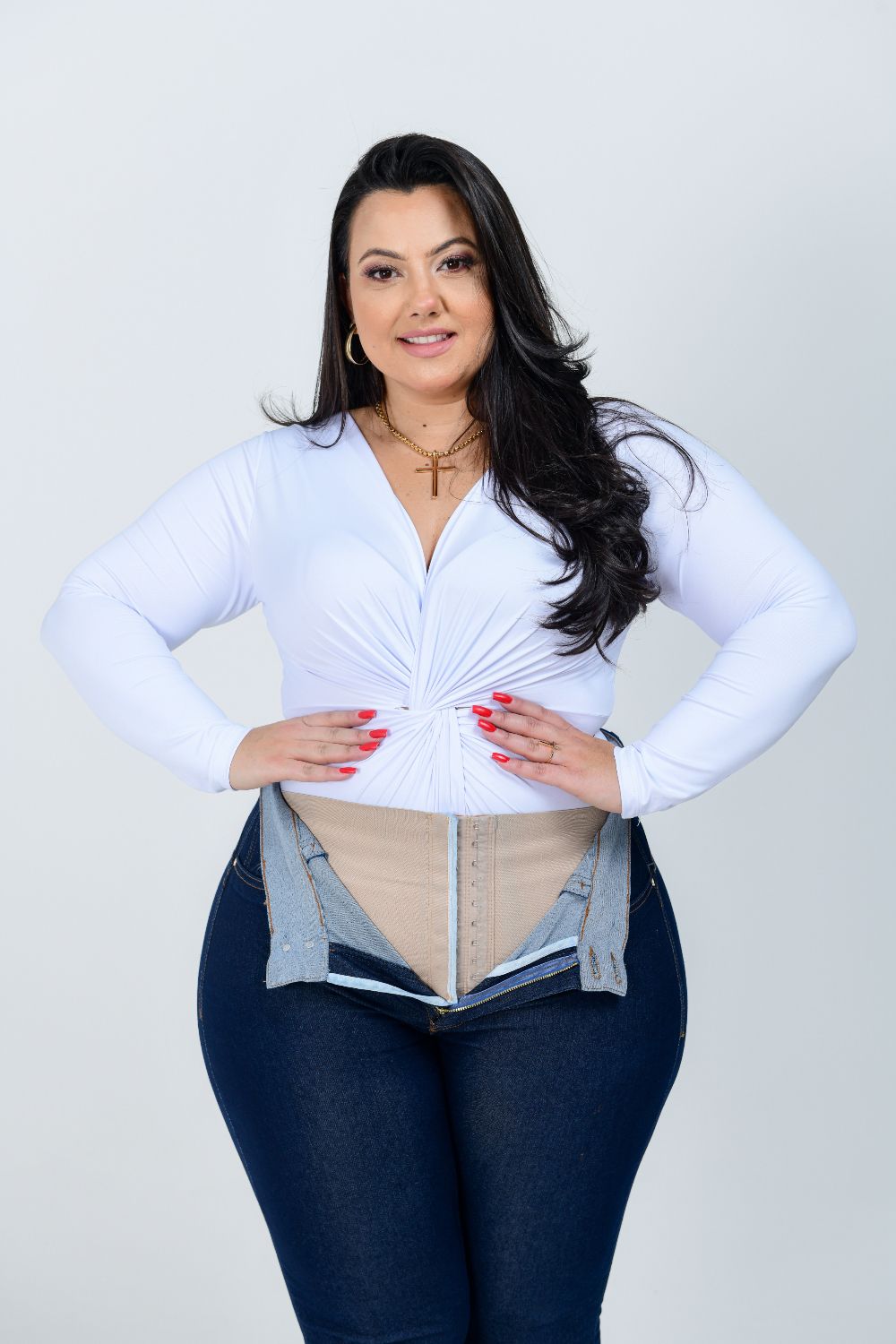Calça Feminina Jeans Plus Size Cintura Alta Com Cinta Modeladora Amaciada