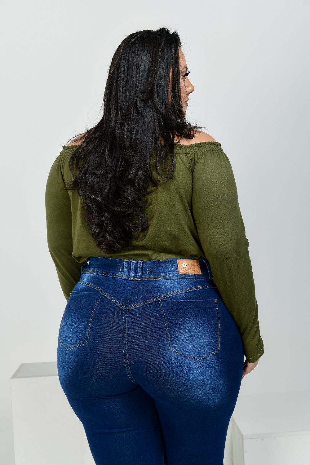 Calça Feminina Jeans Skinny Plus Size Cintura Alta Dois Botões